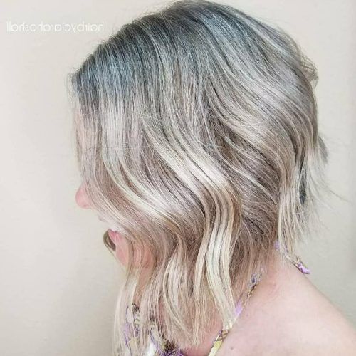 Beach Wave Bob Hairstyles With Highlights (Photo 14 of 20)