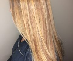 20 Photos Medium Honey-hued Blonde Hairstyles
