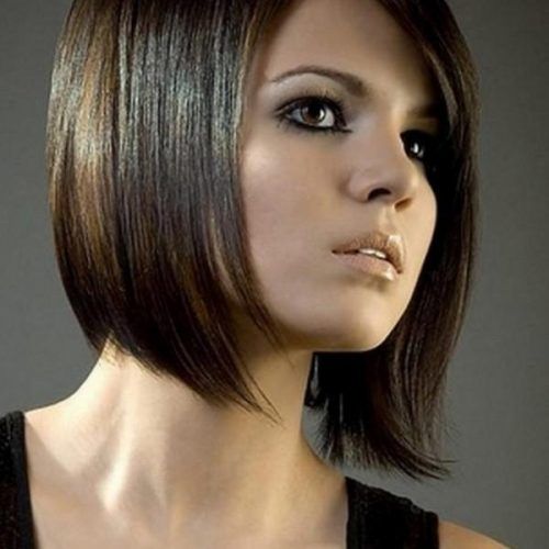 Inverted Bob Hairstyles For Round Faces (Photo 10 of 15)