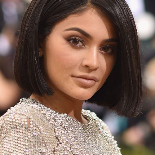 Kylie Jenner Medium Haircuts (Photo 14 of 20)