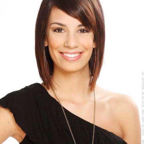 Medium Bob Hairstyles With Side Bangs (Photo 2 of 15)