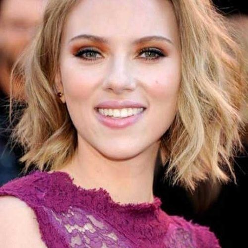 Scarlett Johansson Asymmetrical Choppy Bob Hairstyles (Photo 7 of 15)