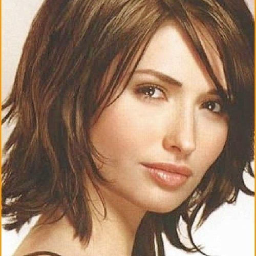 Trendy Medium Haircuts For Round Faces (Photo 5 of 20)
