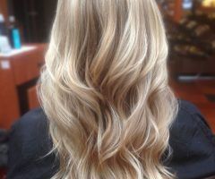 2024 Popular Buttery Highlights Blonde Hairstyles