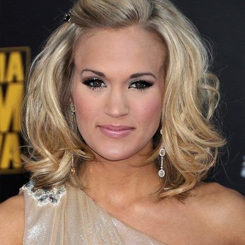 Carrie Underwood Short Hairstyles (Photo 13 of 20)