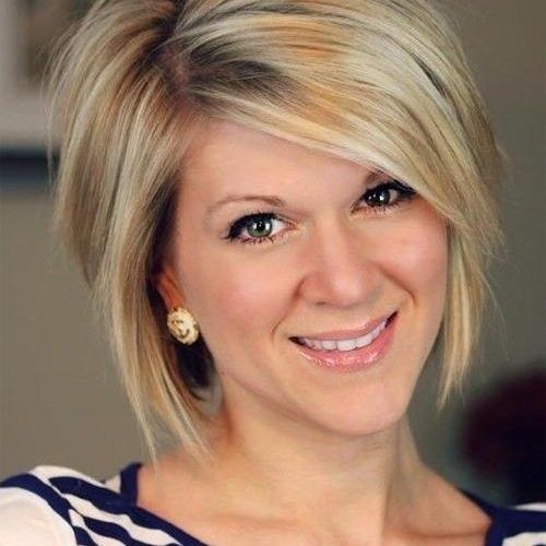 Short Hairstyles With Side Swept Bangs (Photo 20 of 20)