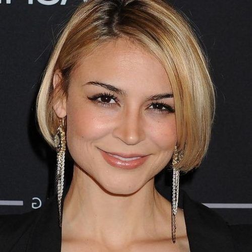 Classic Short Hairstyles (Photo 8 of 20)