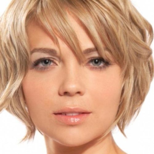 Women's Short Hairstyles For Oval Faces (Photo 10 of 15)
