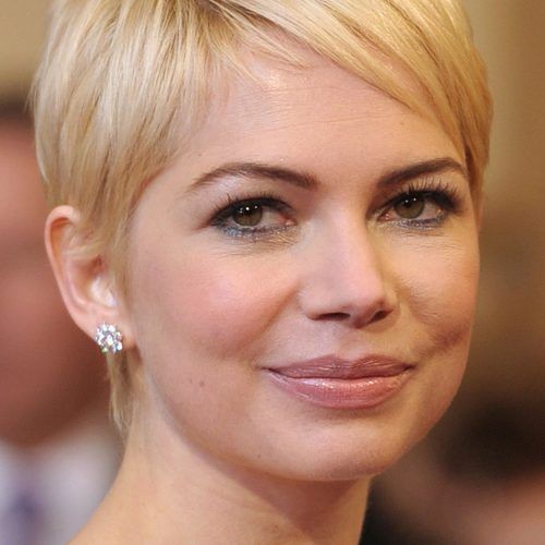 Michelle Williams Pixie Haircuts (Photo 16 of 20)