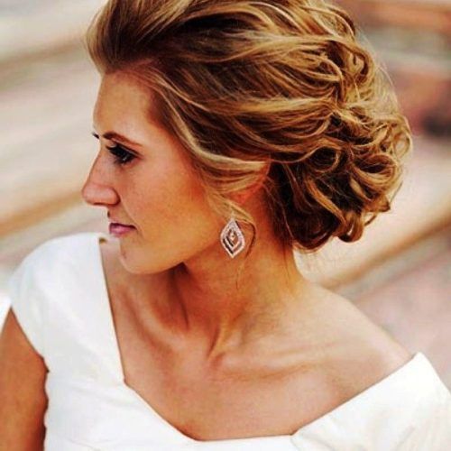 Short Spiral Waves Hairstyles For Brides (Photo 4 of 20)
