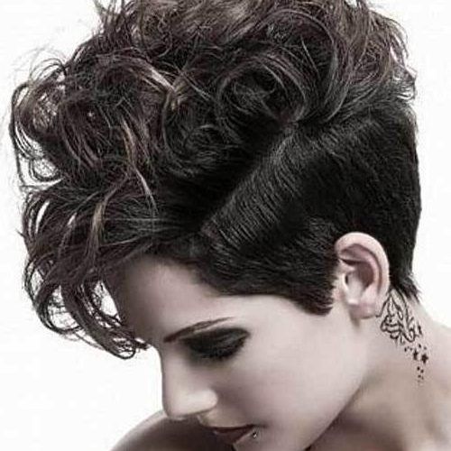 Trendy Short Curly Hairstyles (Photo 2 of 15)