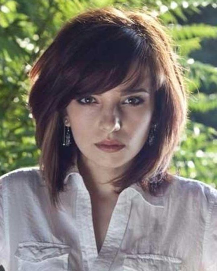 2024 Latest Short Haircuts for Thick Hair with Bangs