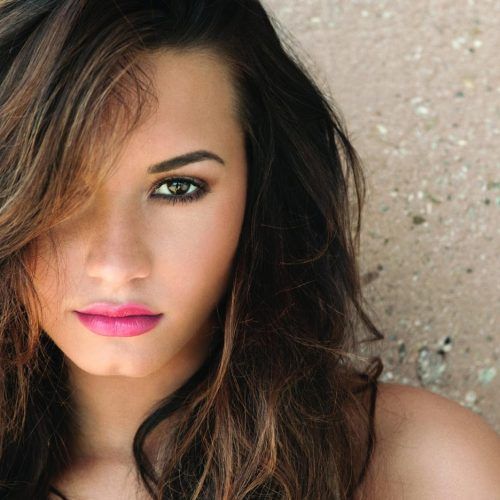 Demi Lovato Medium Haircuts (Photo 8 of 20)