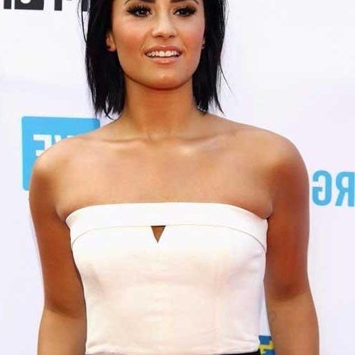 Demi Lovato Short Haircuts (Photo 19 of 20)