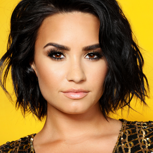 Demi Lovato Medium Hairstyles (Photo 7 of 20)