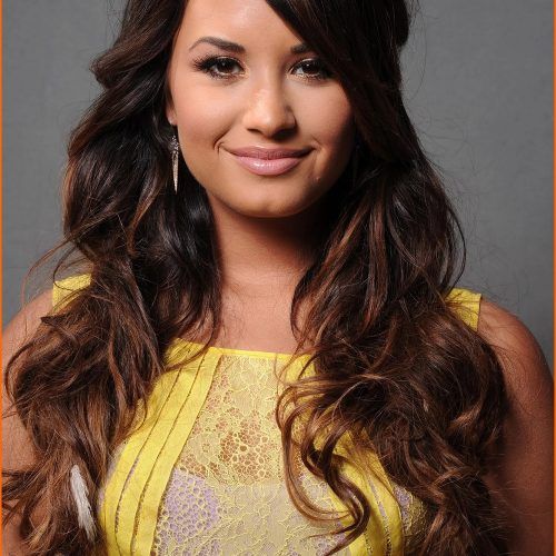 Demi Lovato Medium Hairstyles (Photo 19 of 20)