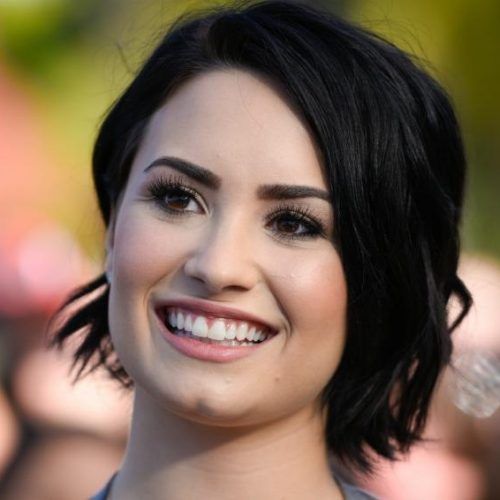 Demi Lovato Short Haircuts (Photo 16 of 20)