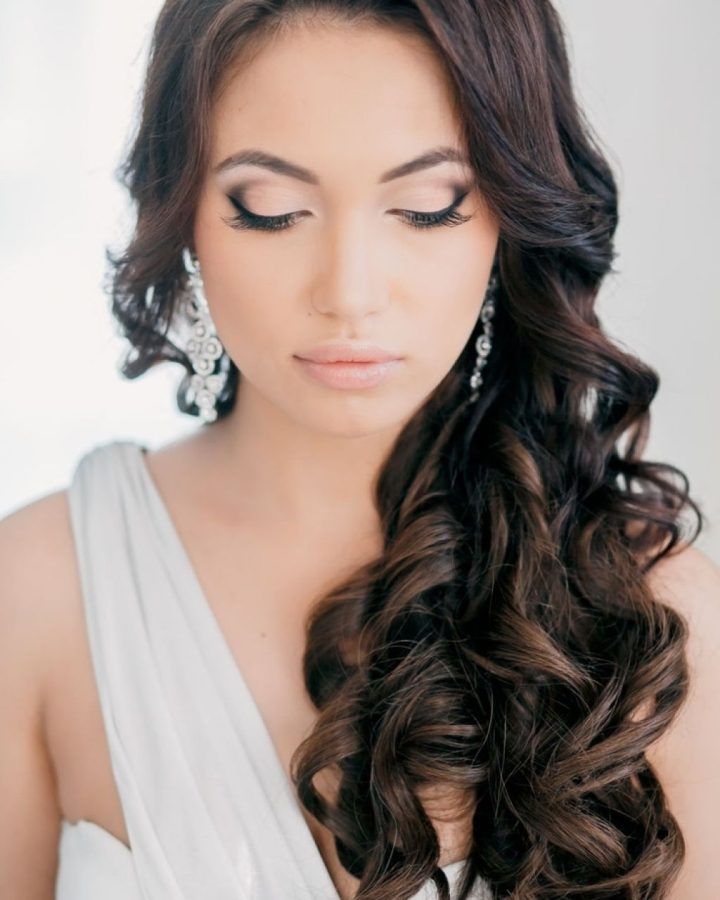 15 Ideas of Down to the Side Wedding Hairstyles
