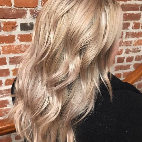 Dishwater Waves Blonde Hairstyles (Photo 20 of 20)