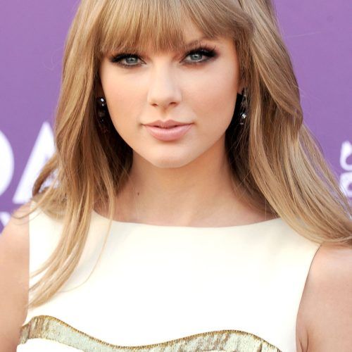 Taylor Swift Medium Hairstyles (Photo 7 of 20)