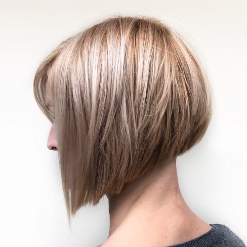 Textured And Layered Graduated Bob Hairstyles (Photo 5 of 20)
