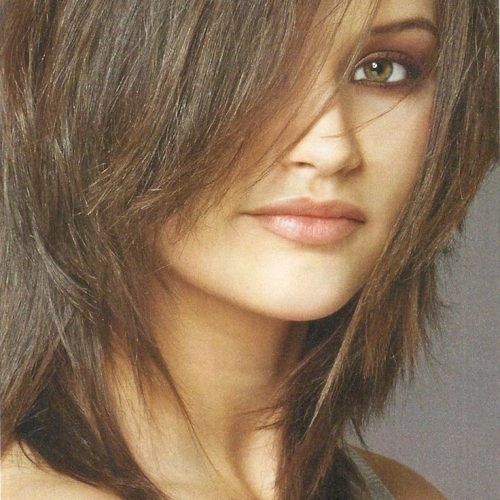 Medium Shaggy Hairstyles With Bangs (Photo 9 of 15)