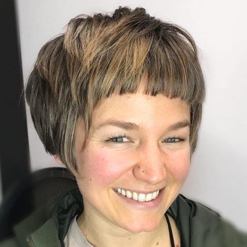 Shaggy Short Hairstyles For Long Faces (Photo 9 of 15)