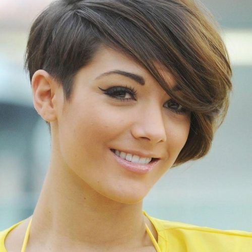 Frankie Sandford Cute Feather Pixie Bob Hairstyles (Photo 15 of 15)