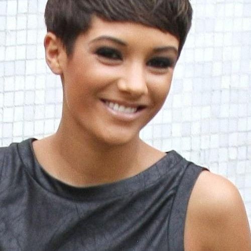 Frankie Sandford Cute Feather Pixie Bob Hairstyles (Photo 1 of 15)
