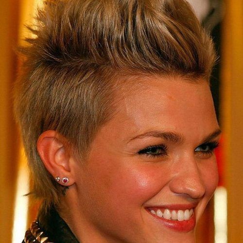 Classic Asymmetrical Hairstyles For Round Face Types (Photo 11 of 20)