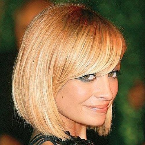 Short Haircuts For Women In 20S (Photo 16 of 20)