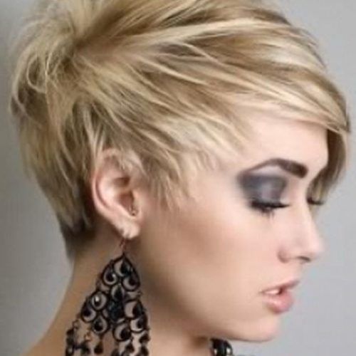 Graduated Bob Hairstyles With Face-Framing Layers (Photo 8 of 20)