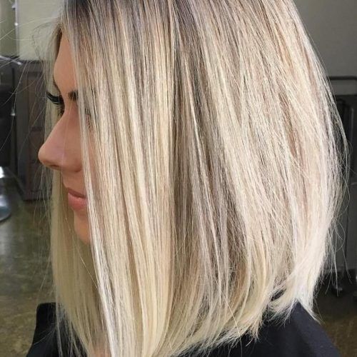 Dark And Light Contrasting Blonde Lob Hairstyles (Photo 9 of 20)
