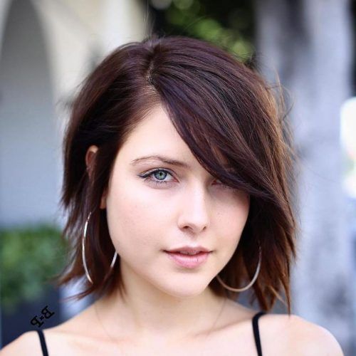 Choppy Side-Parted Bob Hairstyles (Photo 4 of 20)