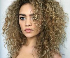 20 Best Naturally Curly Medium Hairstyles