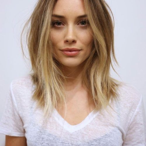 Blonde Lob Hairstyles With Middle Parting (Photo 19 of 20)