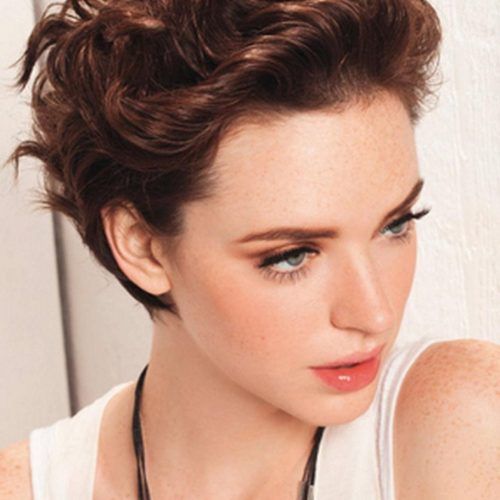 Curly Hairstyles For Round Faces (Photo 6 of 20)
