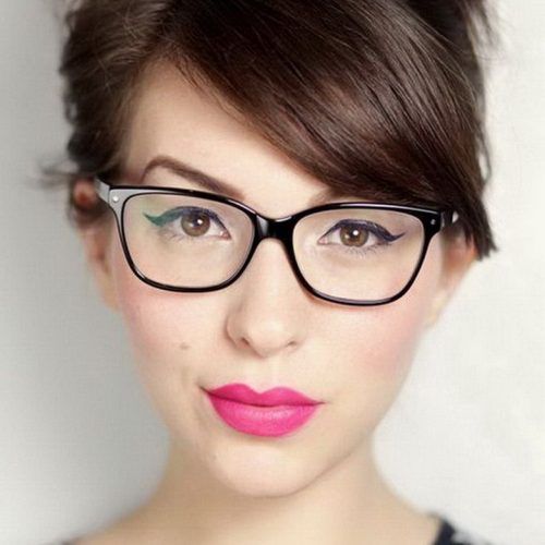 Medium Hairstyles For Glasses Wearers (Photo 1 of 20)