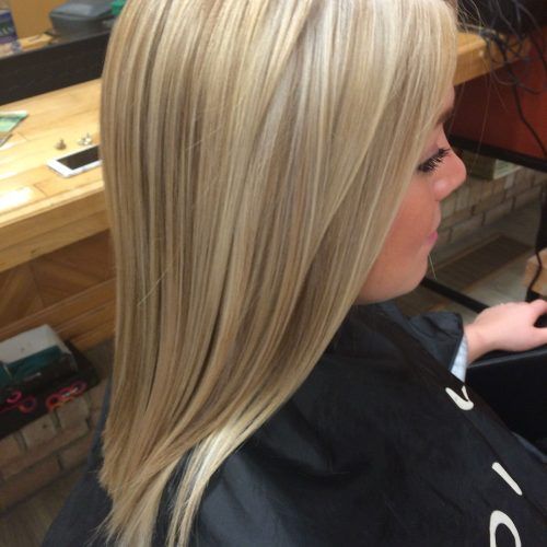 Multi-Tonal Mid Length Blonde Hairstyles (Photo 6 of 20)