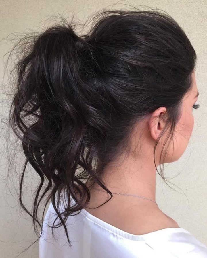 2024 Latest Mid-length Wavy Messy Ponytail Hairstyles