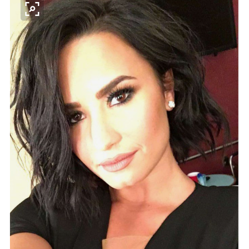 Demi Lovato Medium Hairstyles (Photo 2 of 20)