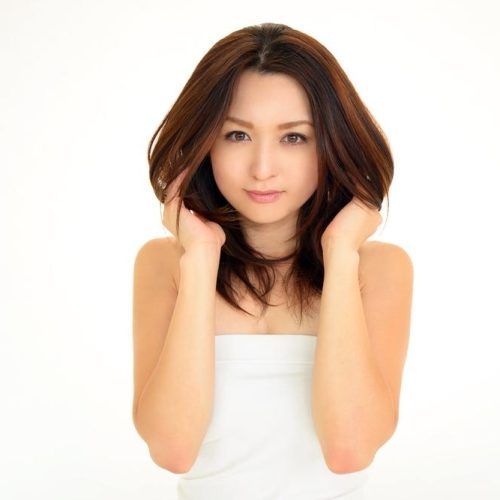 Korean Hairstyles For Oval Shaped Face (Photo 2 of 20)