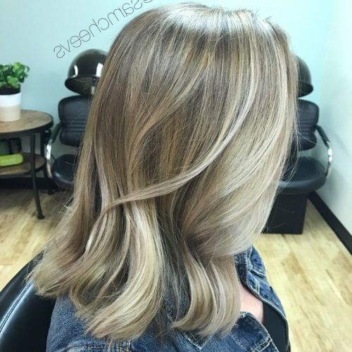 Soft Ash Blonde Lob Hairstyles (Photo 5 of 20)