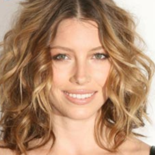 Wavy Medium Hairstyles For Round Faces (Photo 11 of 20)