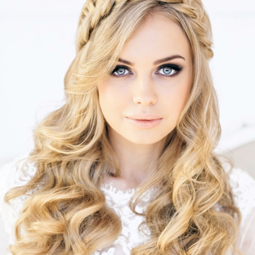 Wedding Hairstyles For Long Hair Down With Flowers (Photo 8 of 15)
