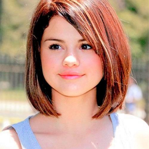 Best Medium Haircuts For Round Face (Photo 14 of 20)