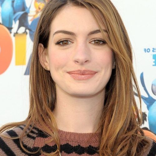 Anne Hathaway Medium Hairstyles (Photo 13 of 20)