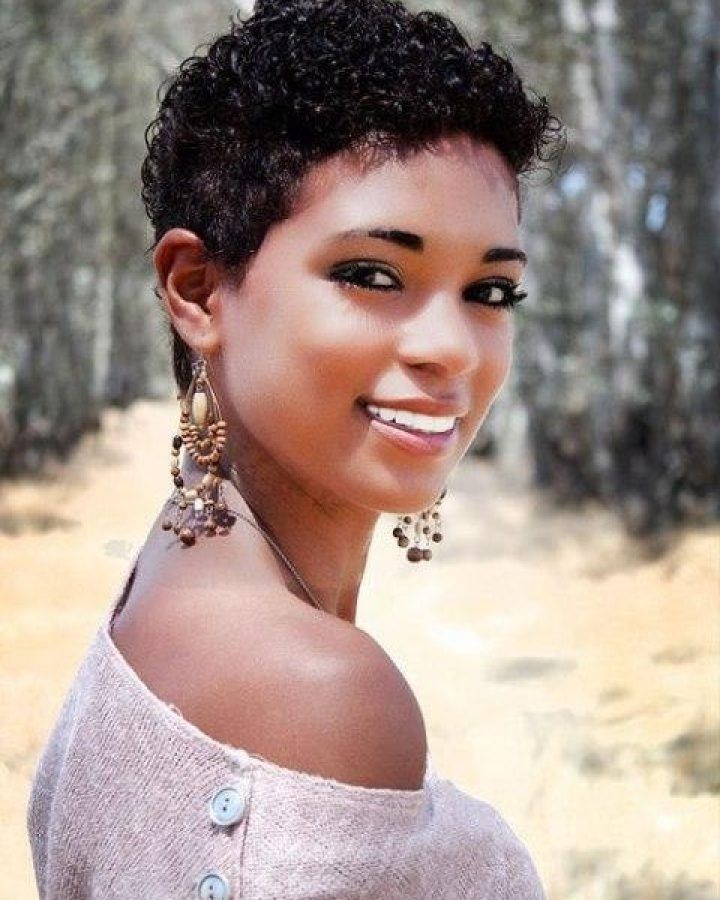 20 Best Collection of Short Haircuts for Black Women with Oval Faces