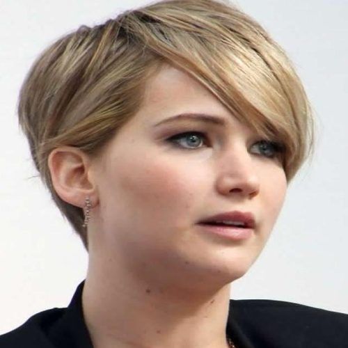 Short Hairstyles For Women With Big Foreheads (Photo 4 of 20)