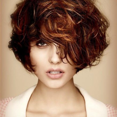 Short Hairstyles For Women With Oval Face (Photo 13 of 15)